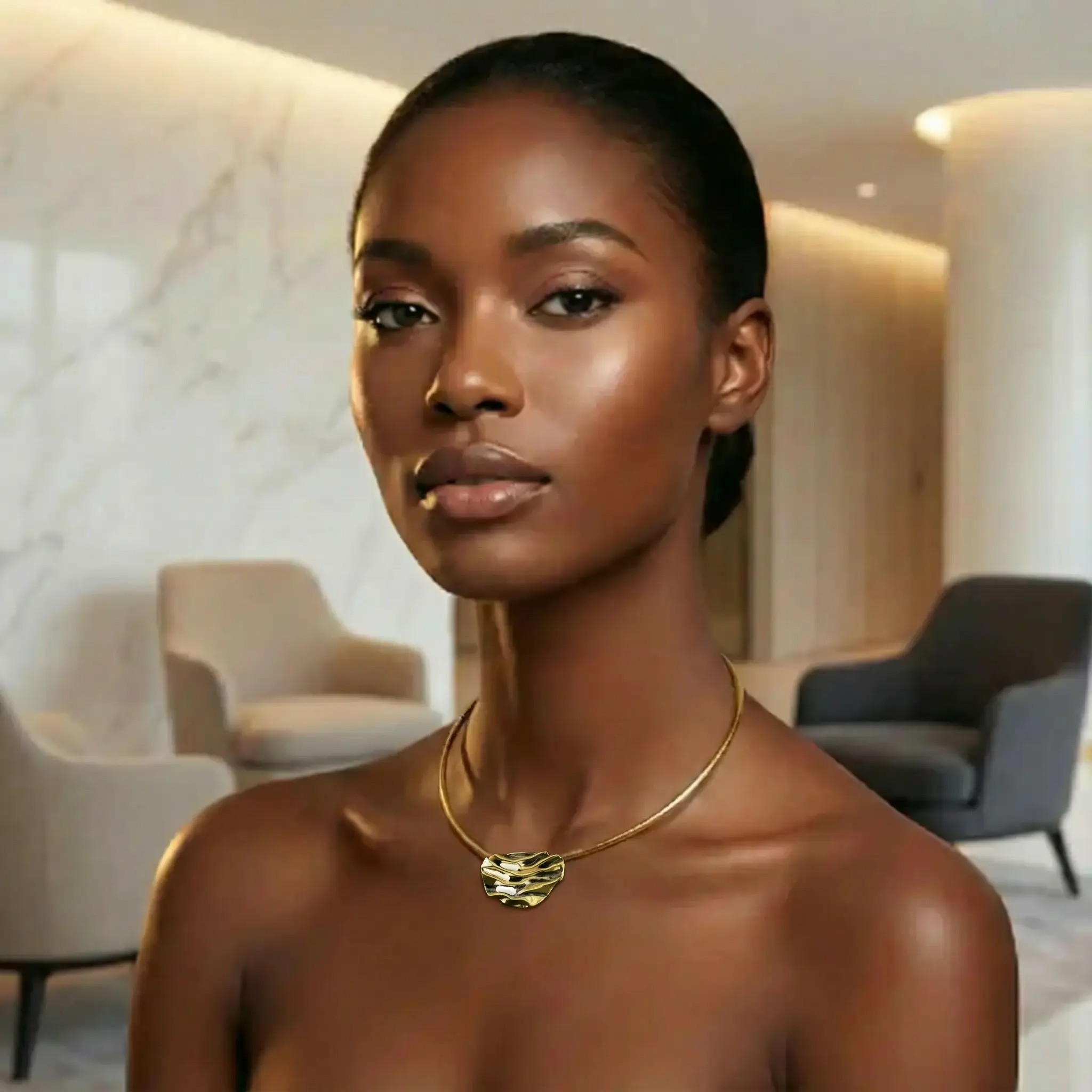 Aquila Necklace - Image 2