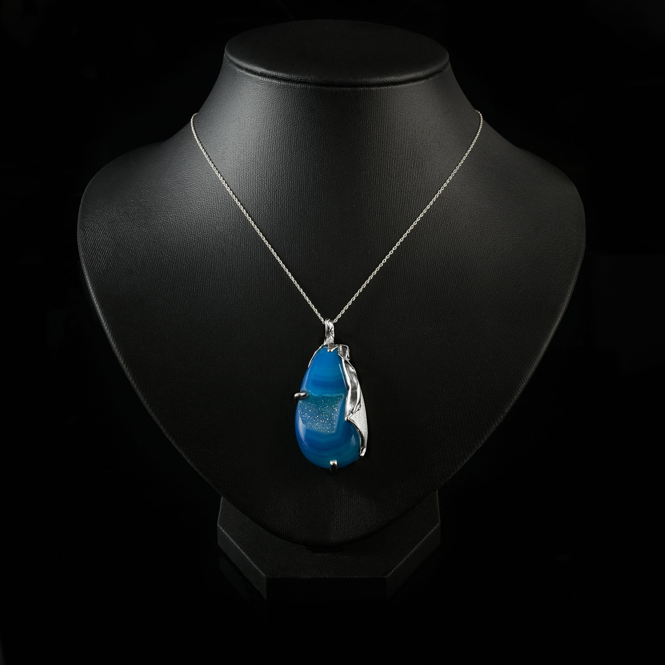 Le Grand Blue Necklace