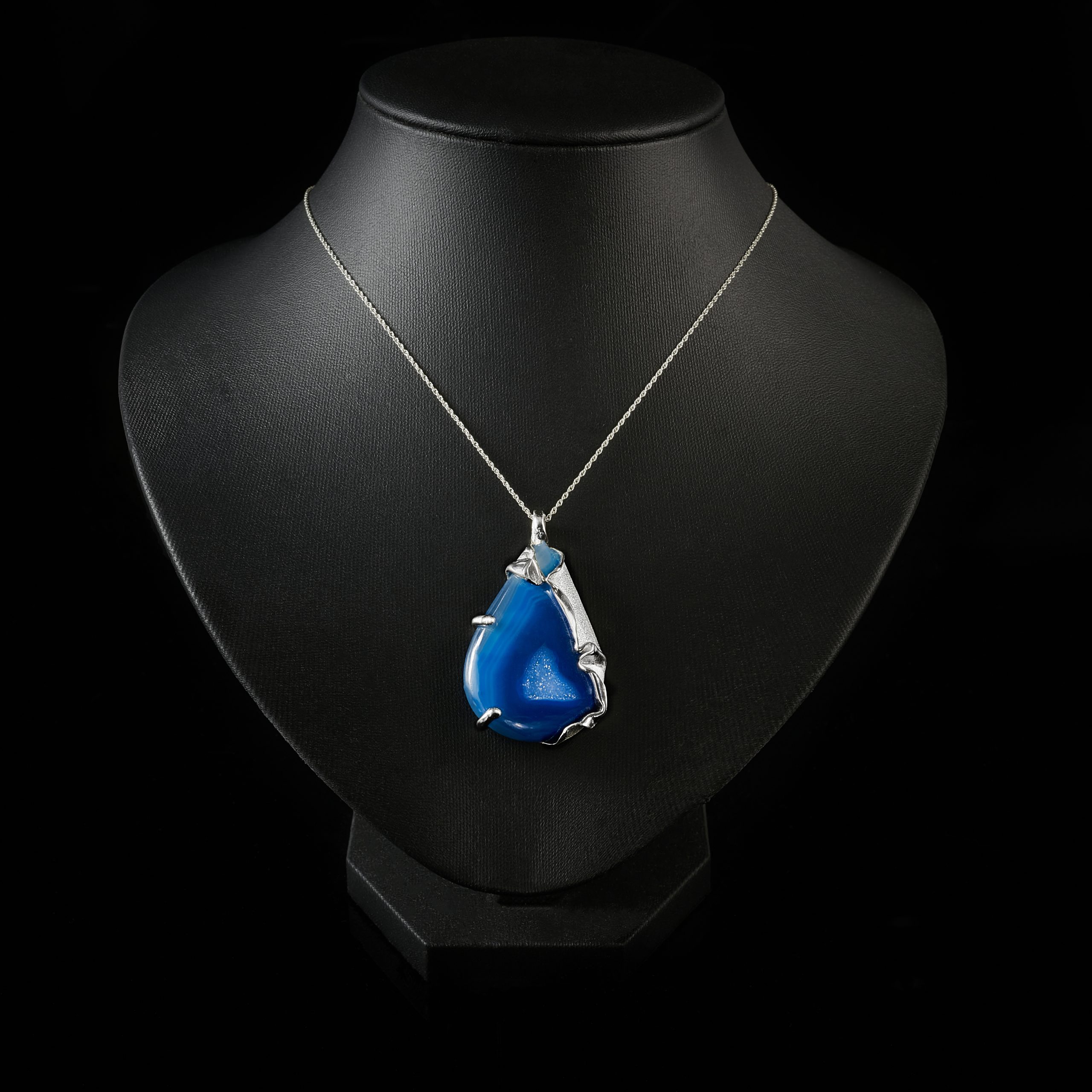 Le Grand Blue Necklace - Image 2