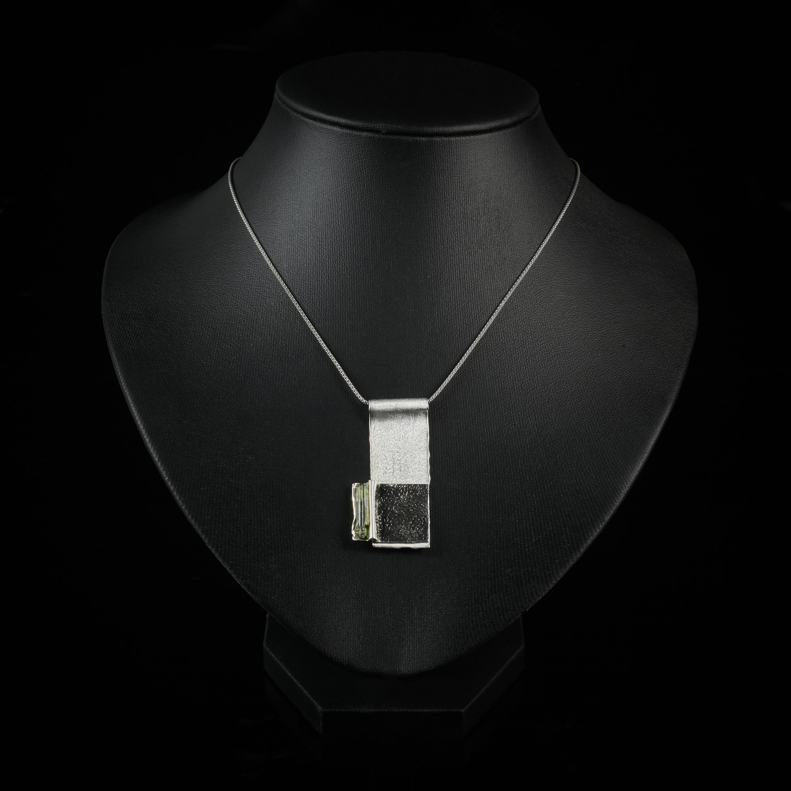 Slope Necklace